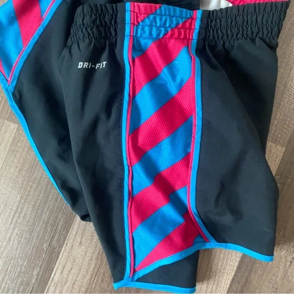 Nike Women's Black and Pink Athletic Shorts - Picture 11 of 12